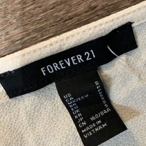 NWT Forever 21 Cream Wrap V-Neck Blouse (M) - Picture 7 of 7